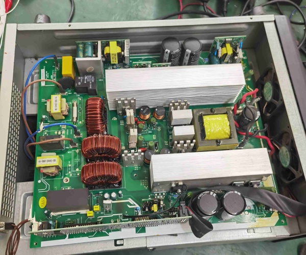 施耐德UPS电源不能开机故障维修基础指南